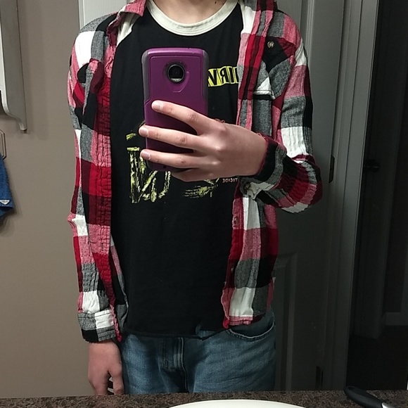 Red flannel - Picture 1 of 1